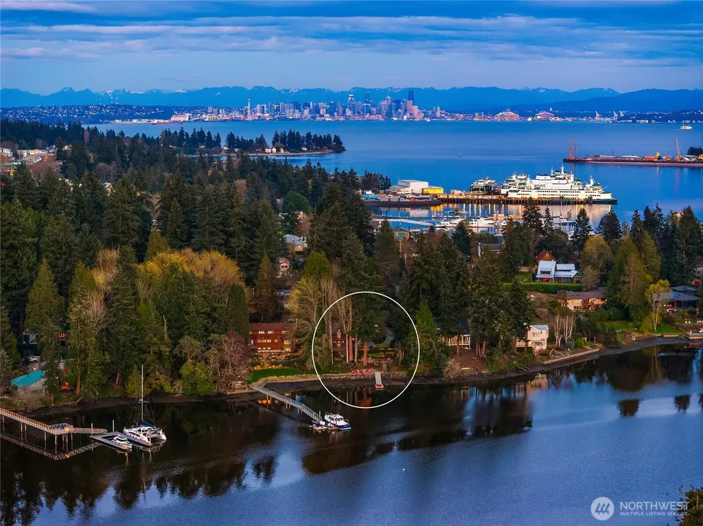 339 Lovell Avenue SW Bainbridge Island WA 98110