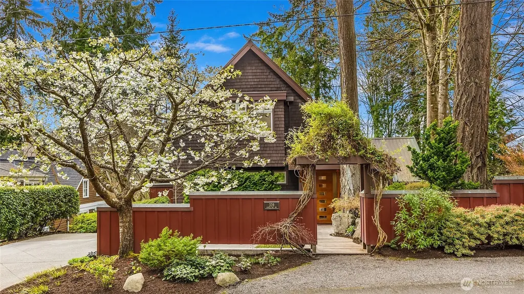 339 Lovell Avenue SW Bainbridge Island WA 98110