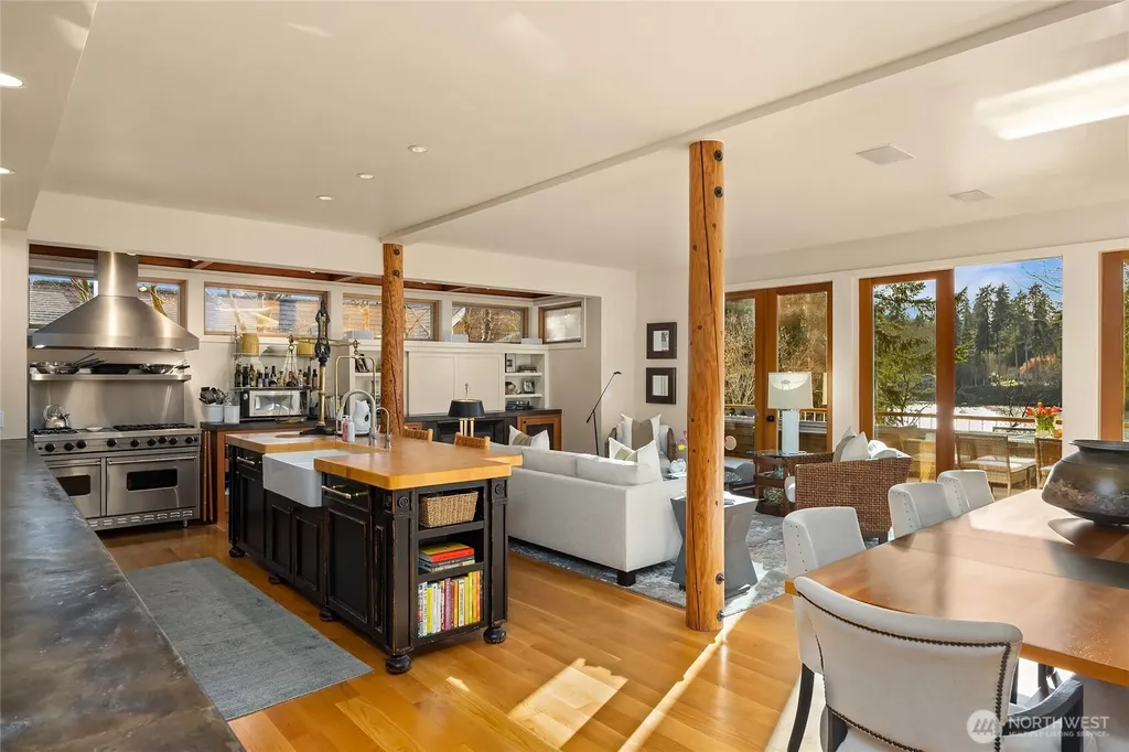 339 Lovell Avenue SW Bainbridge Island WA 98110