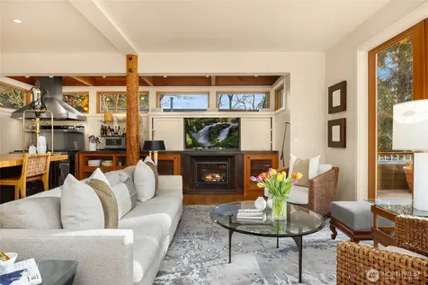 339 Lovell Avenue SW Bainbridge Island WA 98110