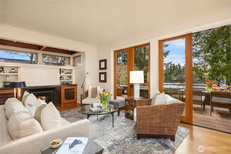339 Lovell Avenue SW Bainbridge Island WA 98110