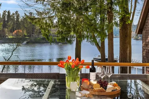 339 Lovell Avenue SW Bainbridge Island WA 98110