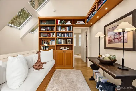 339 Lovell Avenue SW Bainbridge Island WA 98110