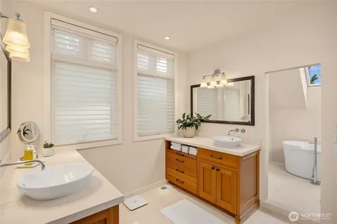 339 Lovell Avenue SW Bainbridge Island WA 98110