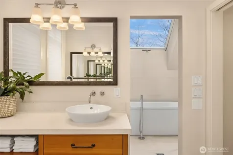 339 Lovell Avenue SW Bainbridge Island WA 98110