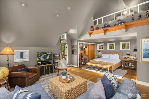 339 Lovell Avenue SW Bainbridge Island WA 98110