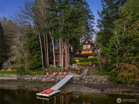 339 Lovell Avenue SW Bainbridge Island WA 98110