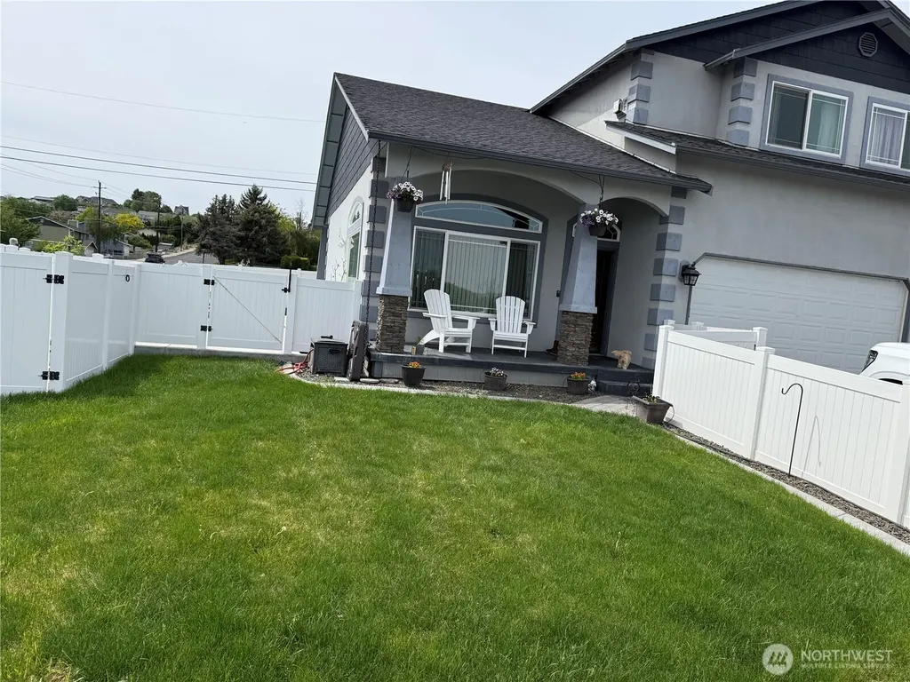 902 Blitz Lane Selah WA 98942