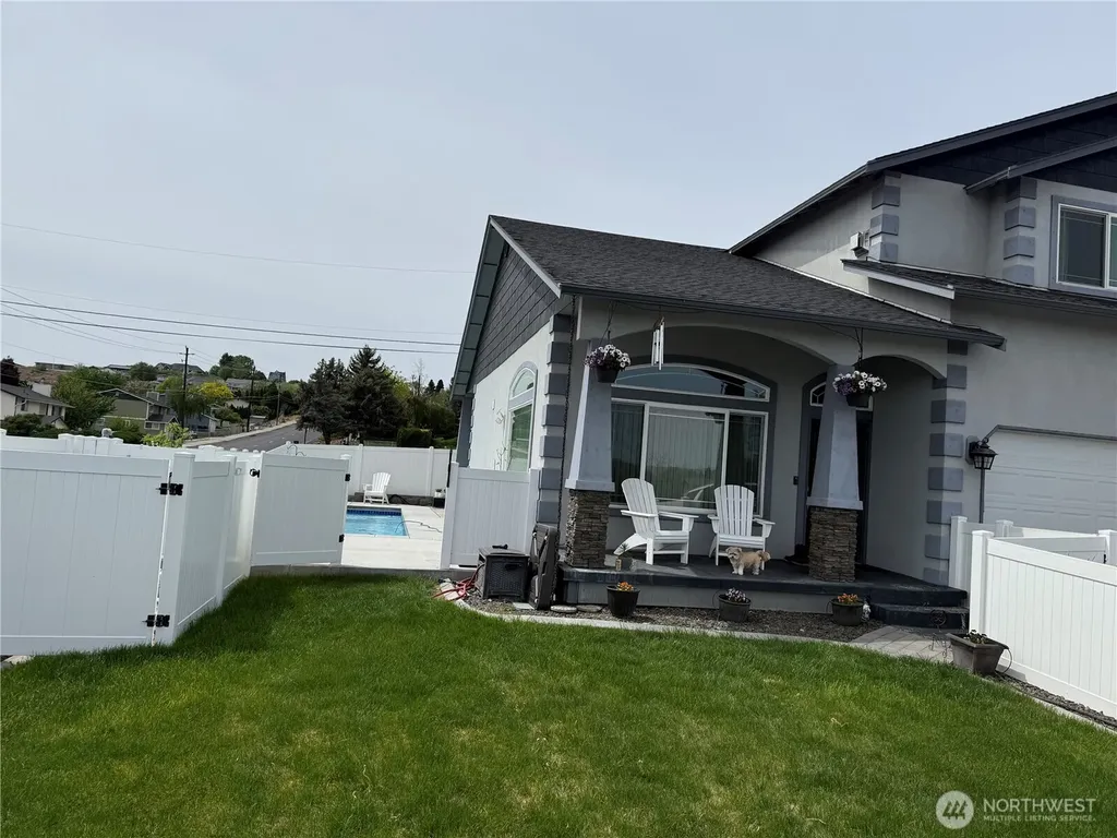 902 Blitz Lane Selah WA 98942
