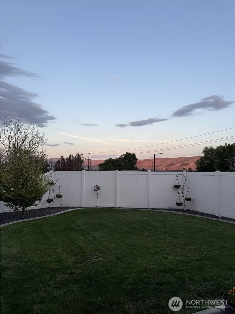 902 Blitz Lane Selah WA 98942