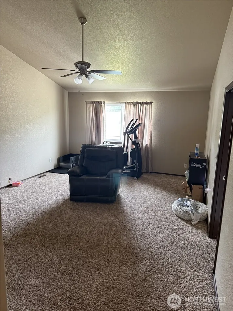 902 Blitz Lane Selah WA 98942