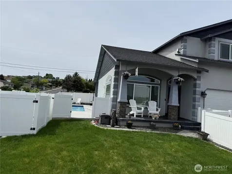 902 Blitz Lane Selah WA 98942