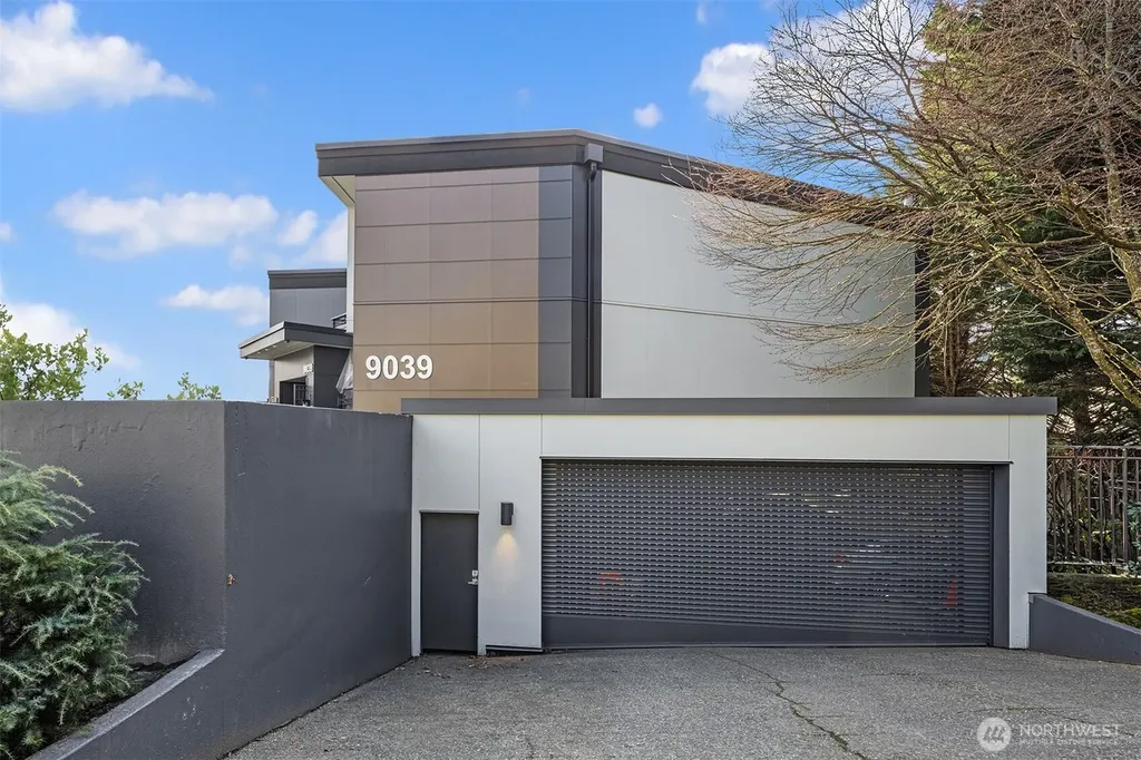 9039 Juanita Drive Kirkland WA 98034