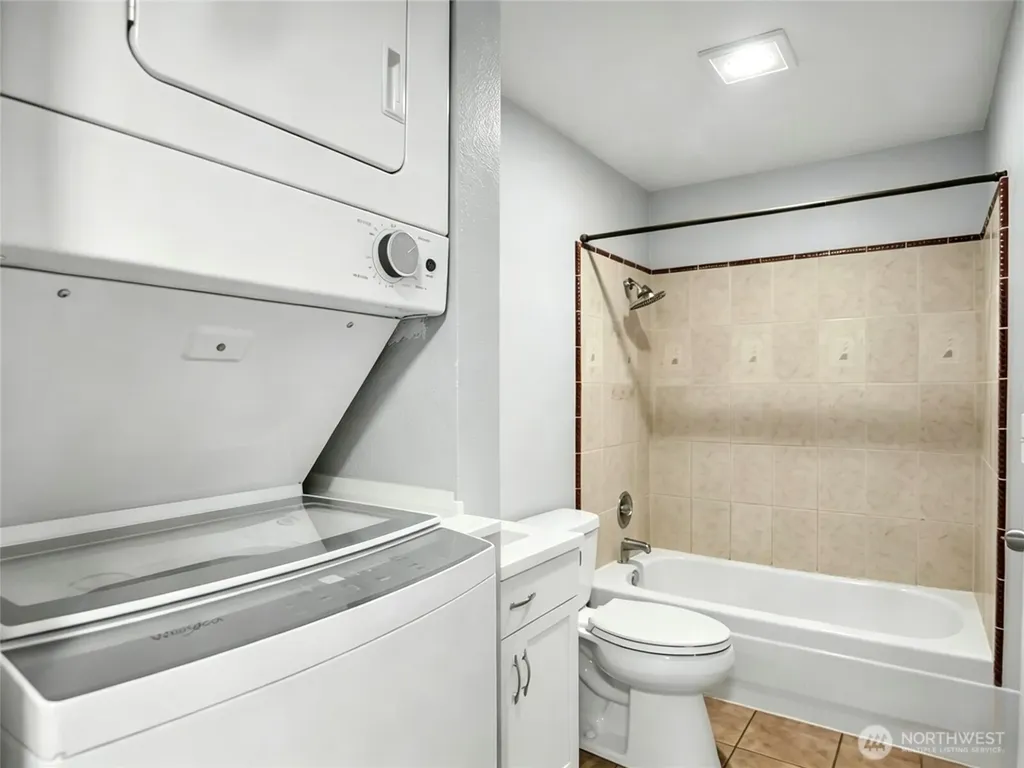 1313 W James Street Kent WA 98032