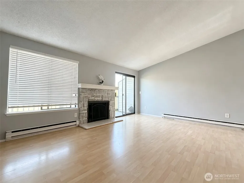 1313 W James Street Kent WA 98032