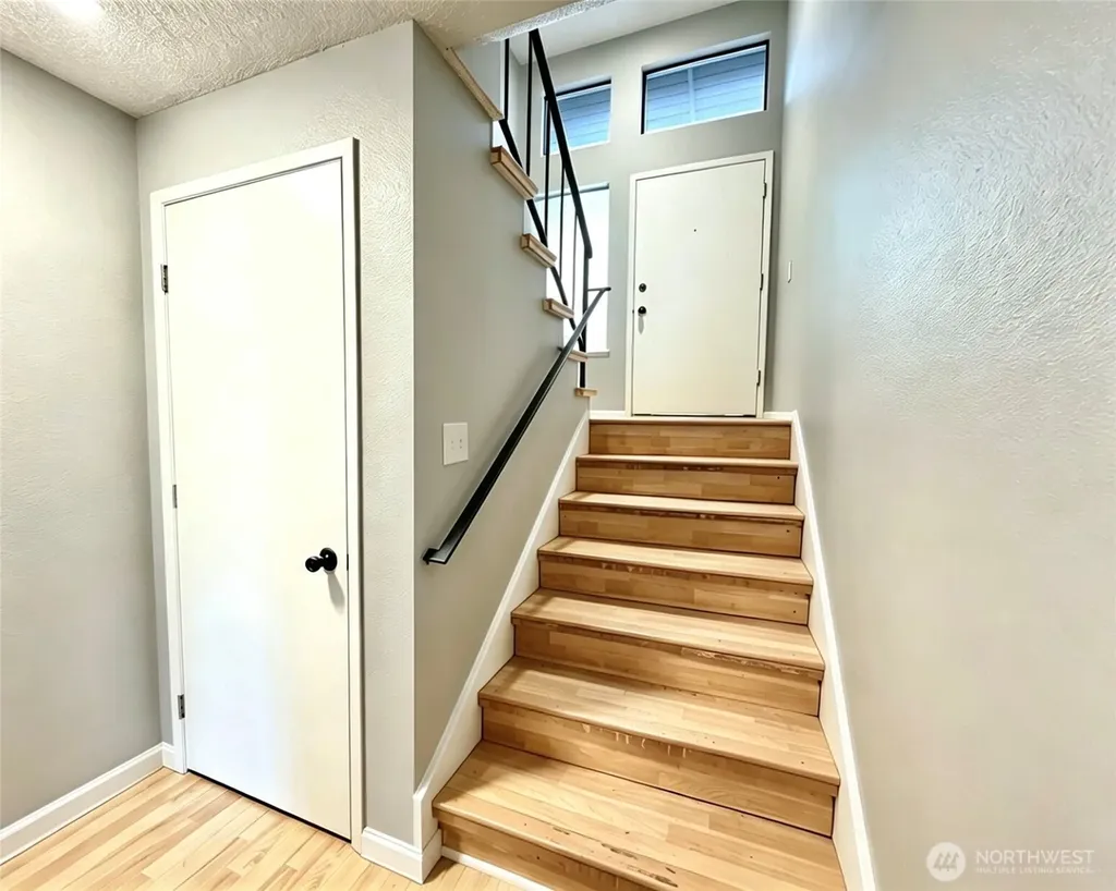 1313 W James Street Kent WA 98032