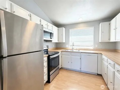 1313 W James Street Kent WA 98032