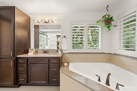 19503 204th Avenue NE Woodinville WA 98077