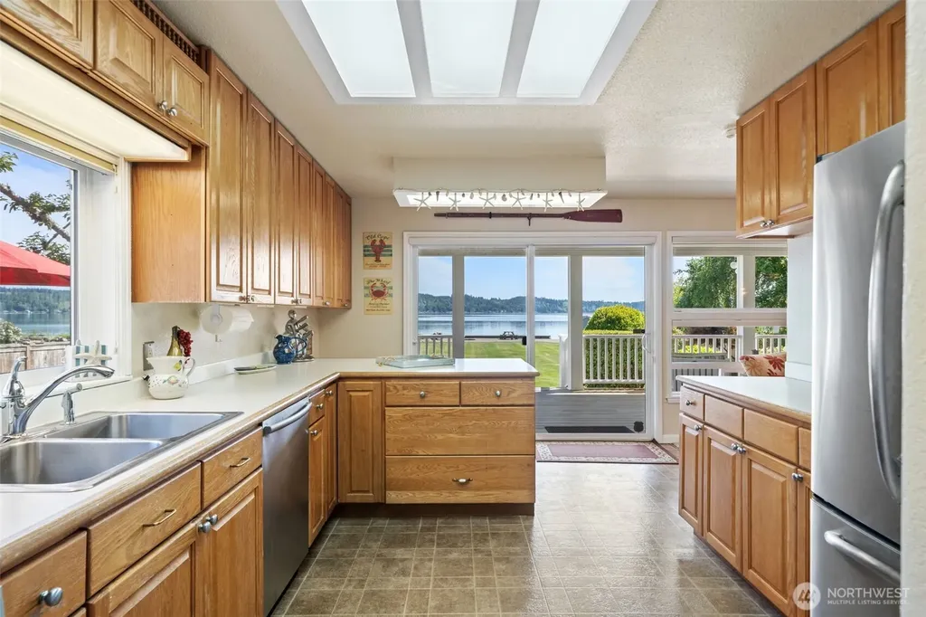 41 NE Sundstrom Road Belfair WA 98528