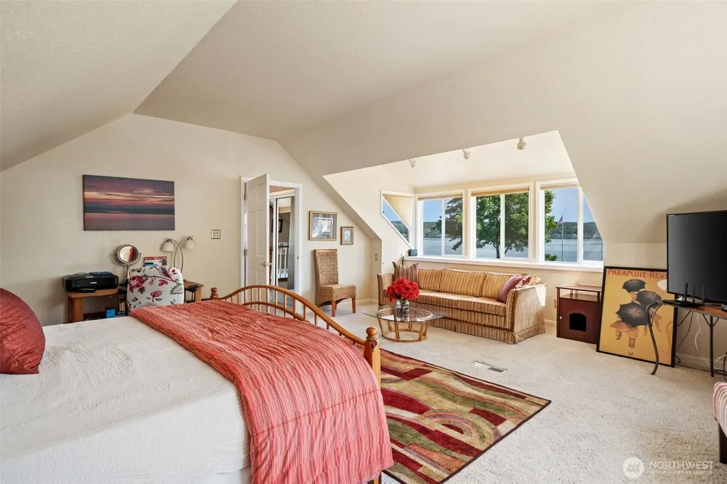41 NE Sundstrom Road Belfair WA 98528