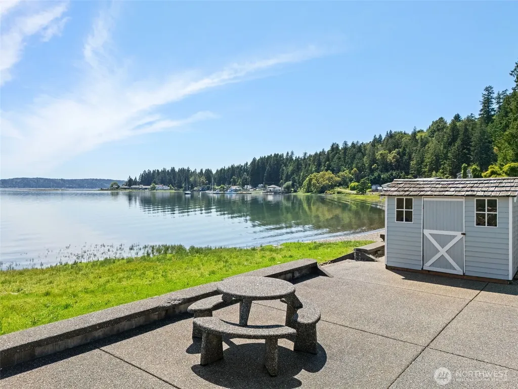 41 NE Sundstrom Road Belfair WA 98528
