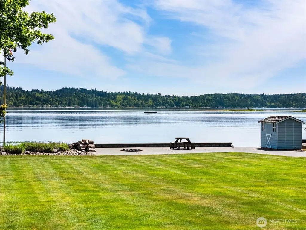 41 NE Sundstrom Road Belfair WA 98528