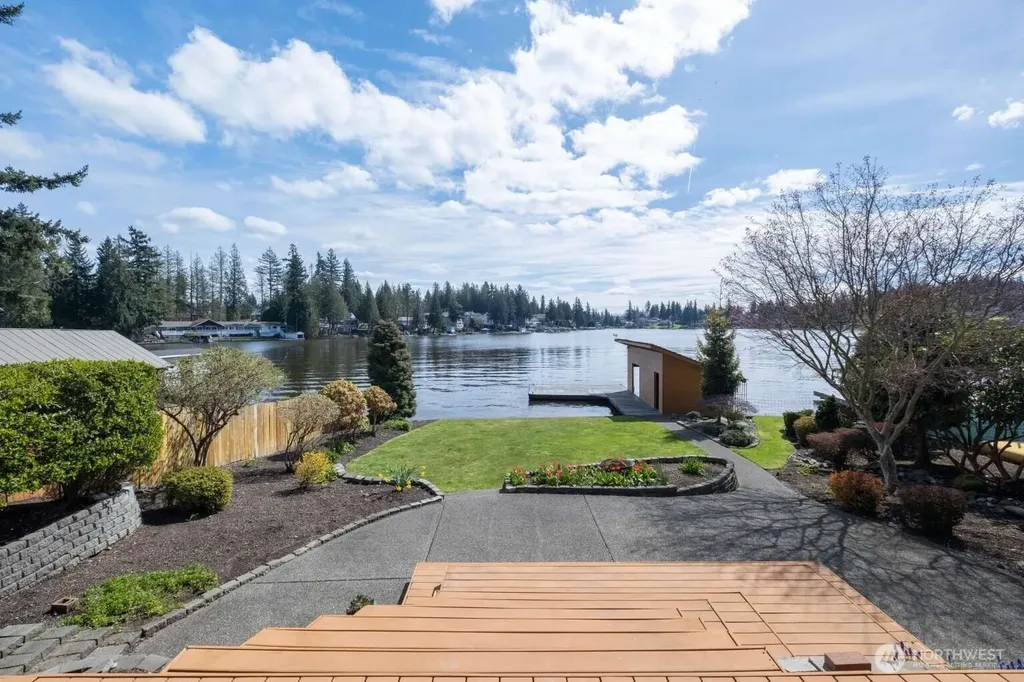 6358 S Island Drive Bonney Lake WA 98391