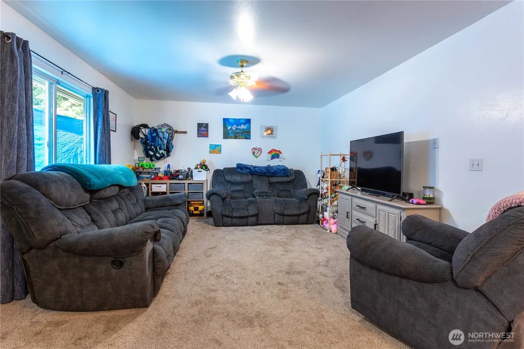602 Redwood Lane Sedro Woolley WA 98284