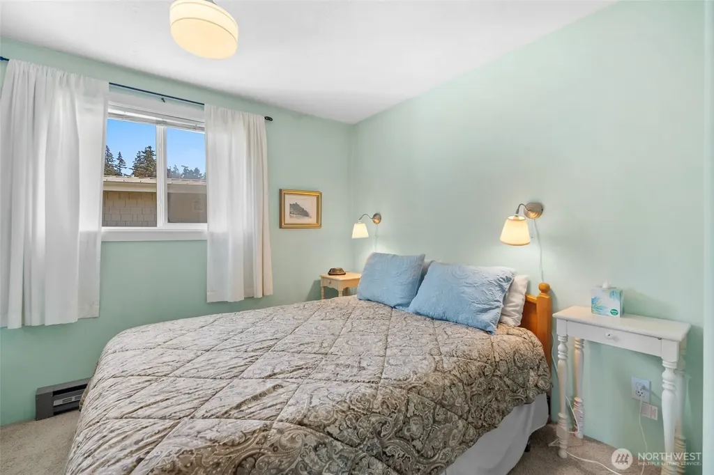 5782 Menlo Beach Lane Freeland WA 98249