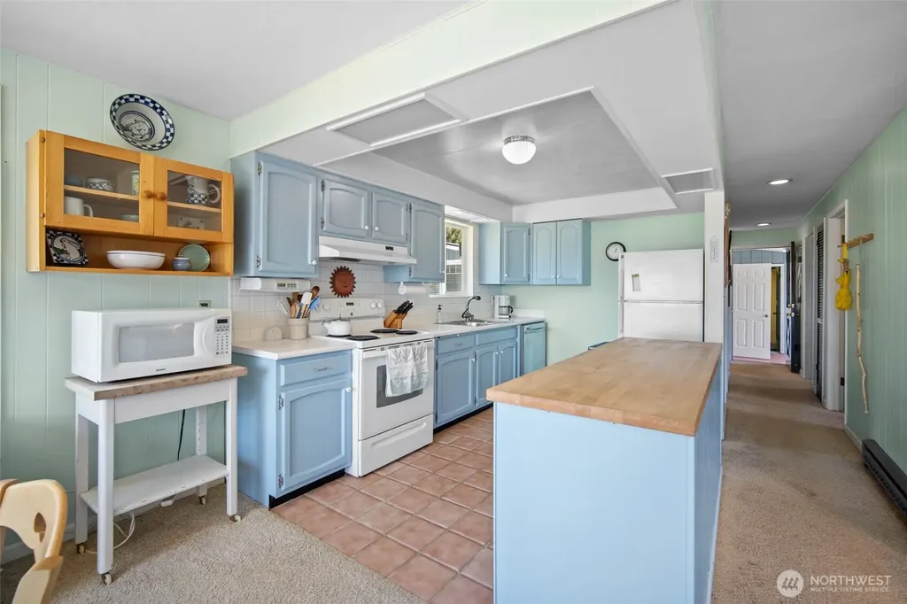 5782 Menlo Beach Lane Freeland WA 98249