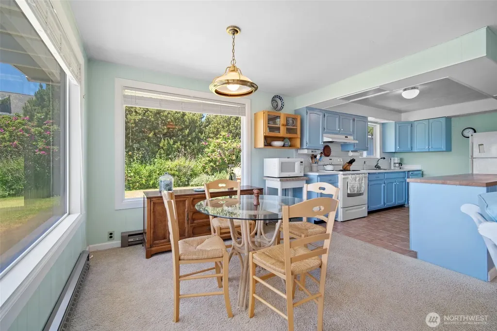 5782 Menlo Beach Lane Freeland WA 98249