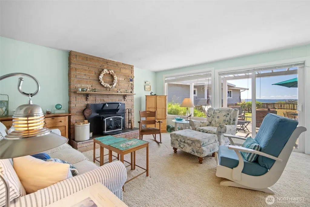 5782 Menlo Beach Lane Freeland WA 98249