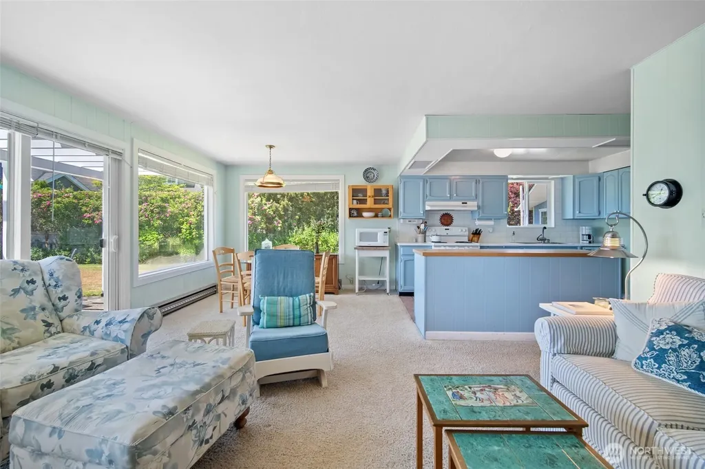 5782 Menlo Beach Lane Freeland WA 98249