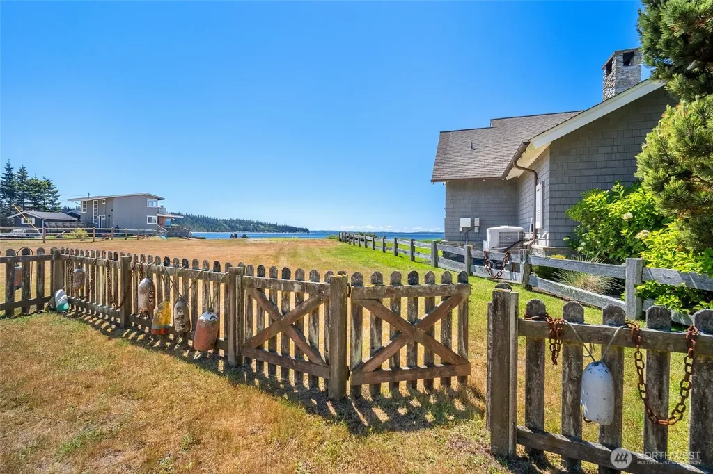5782 Menlo Beach Lane Freeland WA 98249