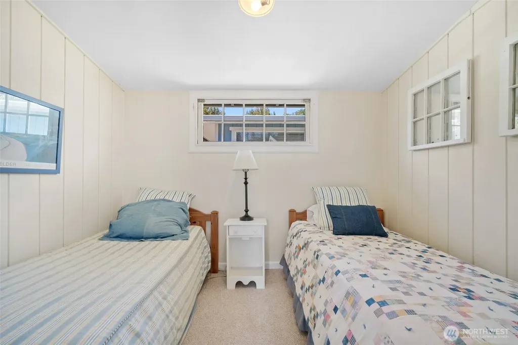 5782 Menlo Beach Lane Freeland WA 98249
