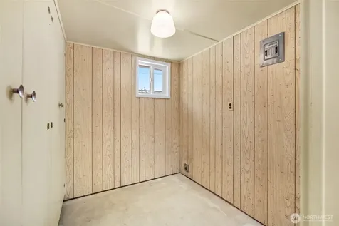 5782 Menlo Beach Lane Freeland WA 98249
