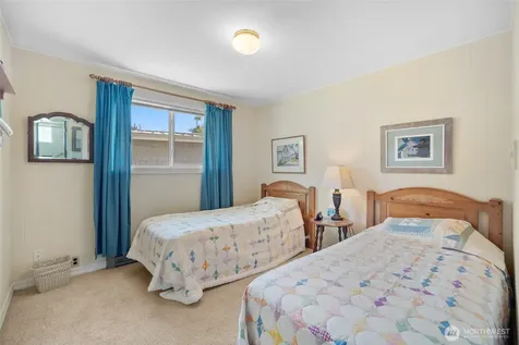 5782 Menlo Beach Lane Freeland WA 98249