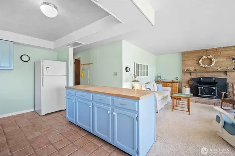 5782 Menlo Beach Lane Freeland WA 98249