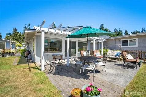 5782 Menlo Beach Lane Freeland WA 98249