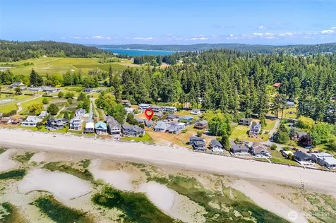 5782 Menlo Beach Lane Freeland WA 98249