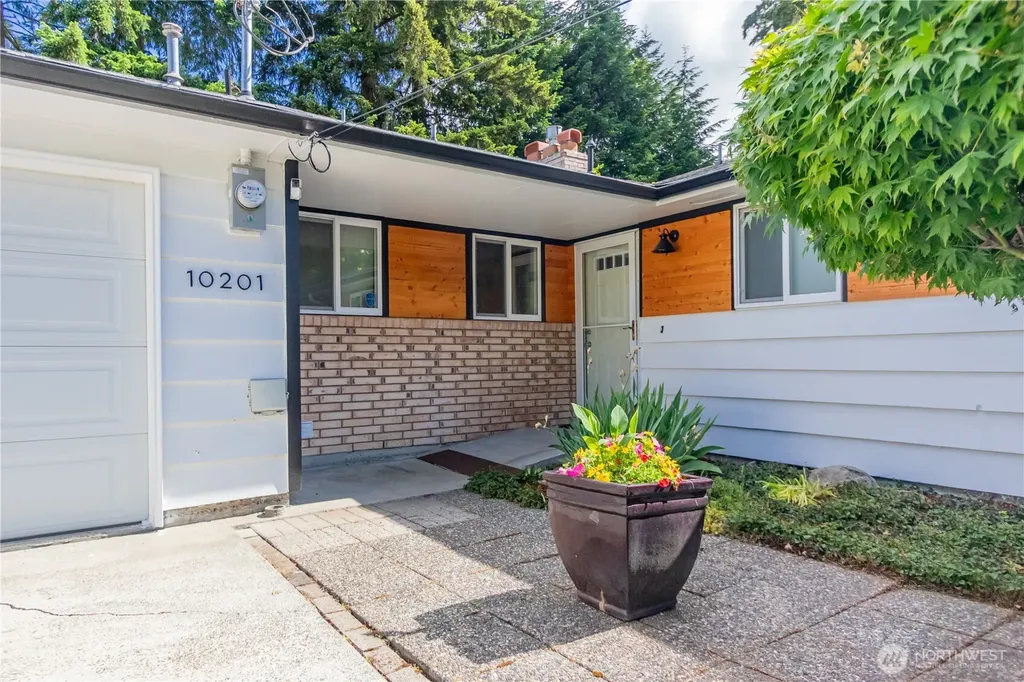 10201 SW 120th Street Lakewood WA 98498