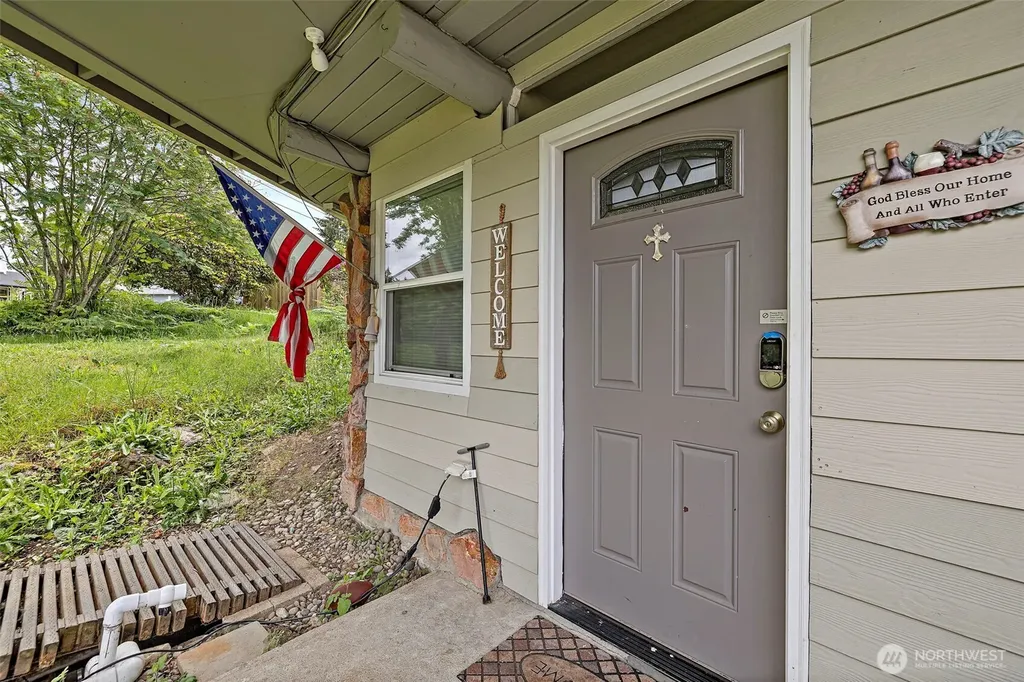 35835 13th Avenue SW Federal Way WA 98023