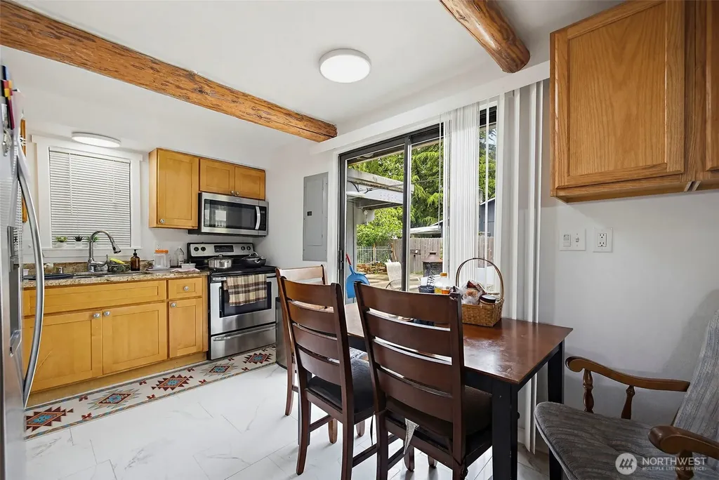 35835 13th Avenue SW Federal Way WA 98023
