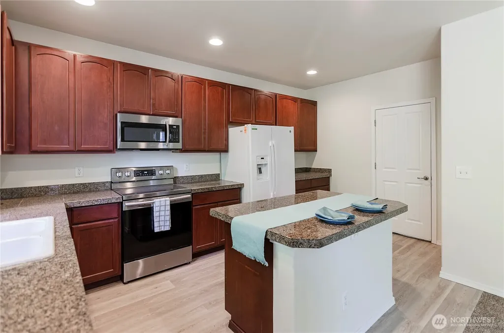 3800 Lanyard Drive NE Lacey WA 98516