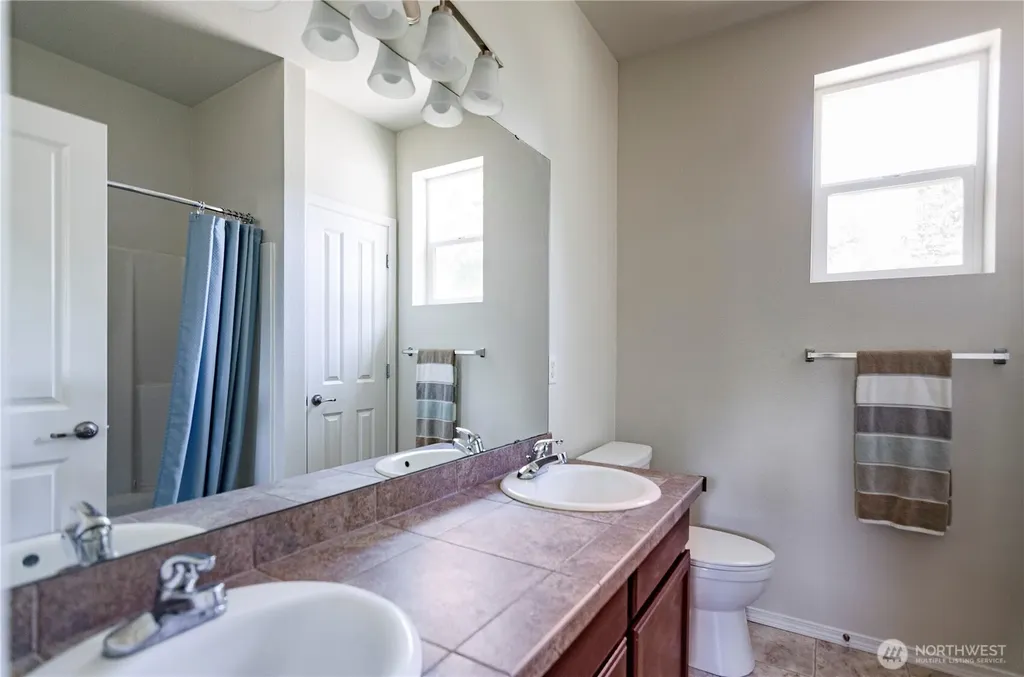 3800 Lanyard Drive NE Lacey WA 98516