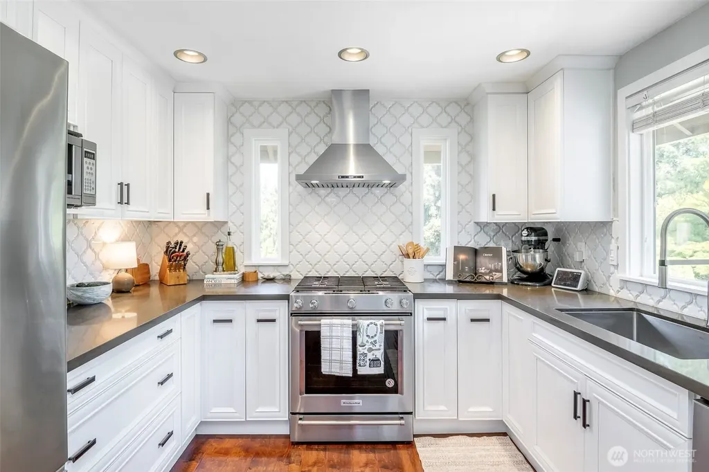 3018 SW 339th Street Federal Way WA 98023