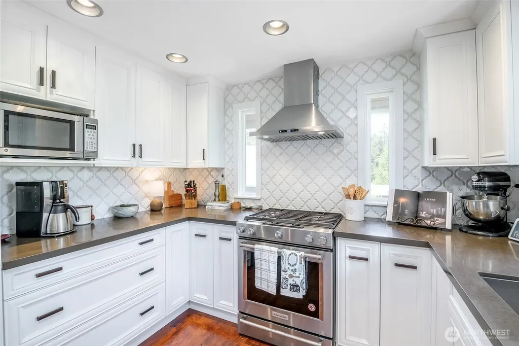 3018 SW 339th Street Federal Way WA 98023