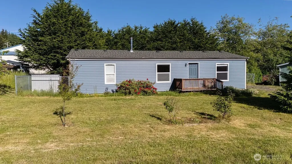 21 Simmons Street Sekiu WA 98381