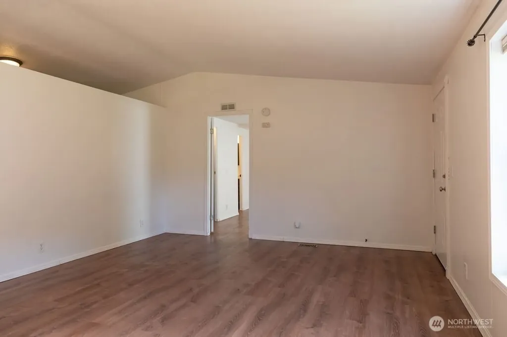 21 Simmons Street Sekiu WA 98381
