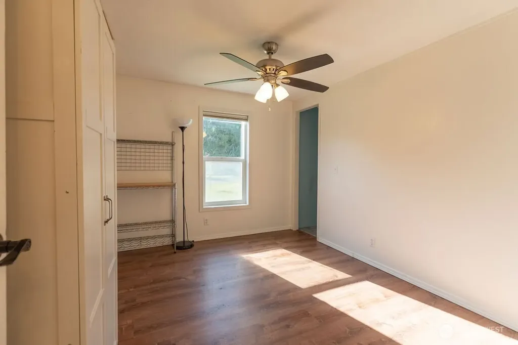 21 Simmons Street Sekiu WA 98381